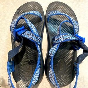 Youth size 4 Chaco eco tread sandals worn a handful of times.